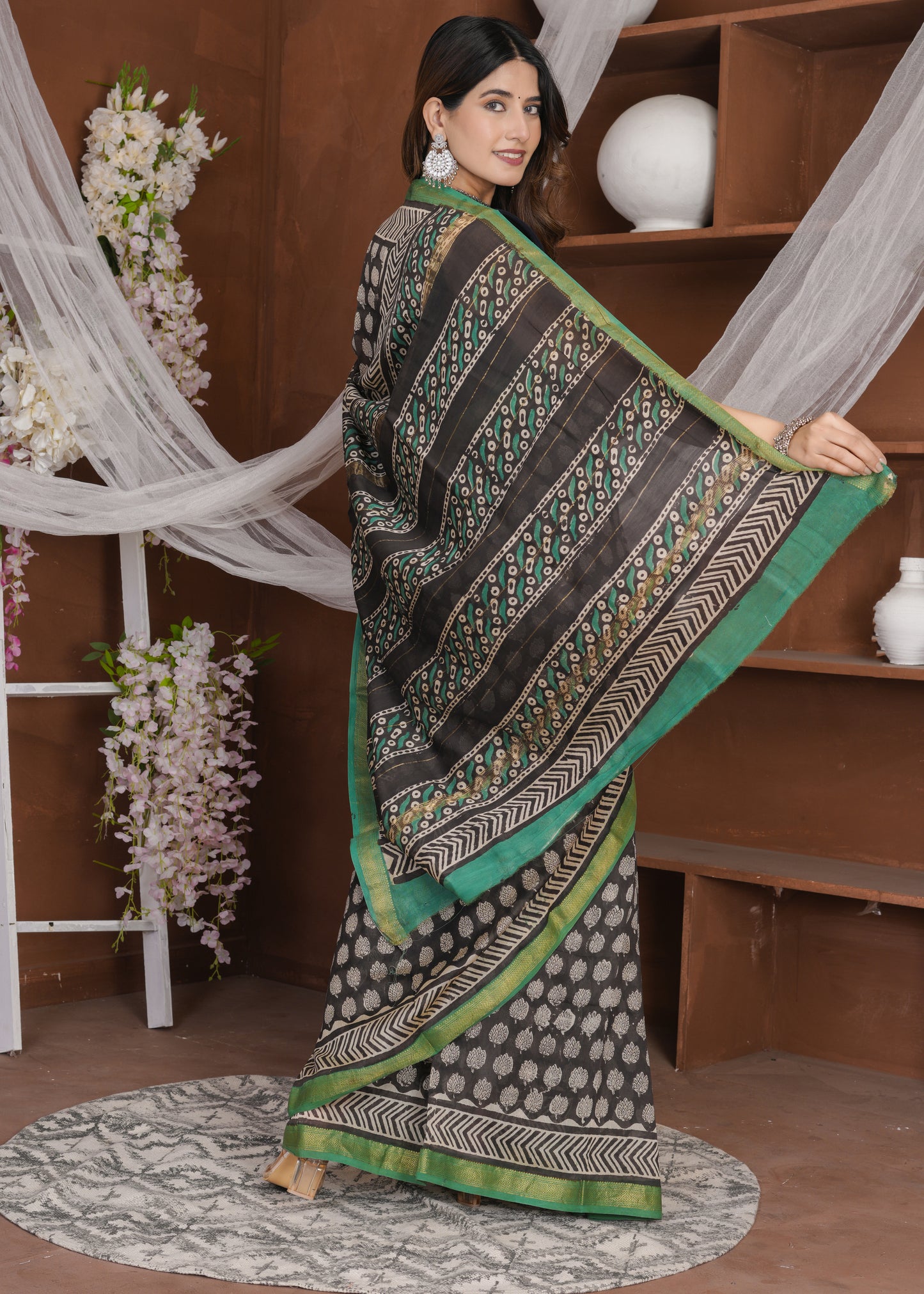 Anika: Black Green Bagru Maheshwari Silk Cotton Saree